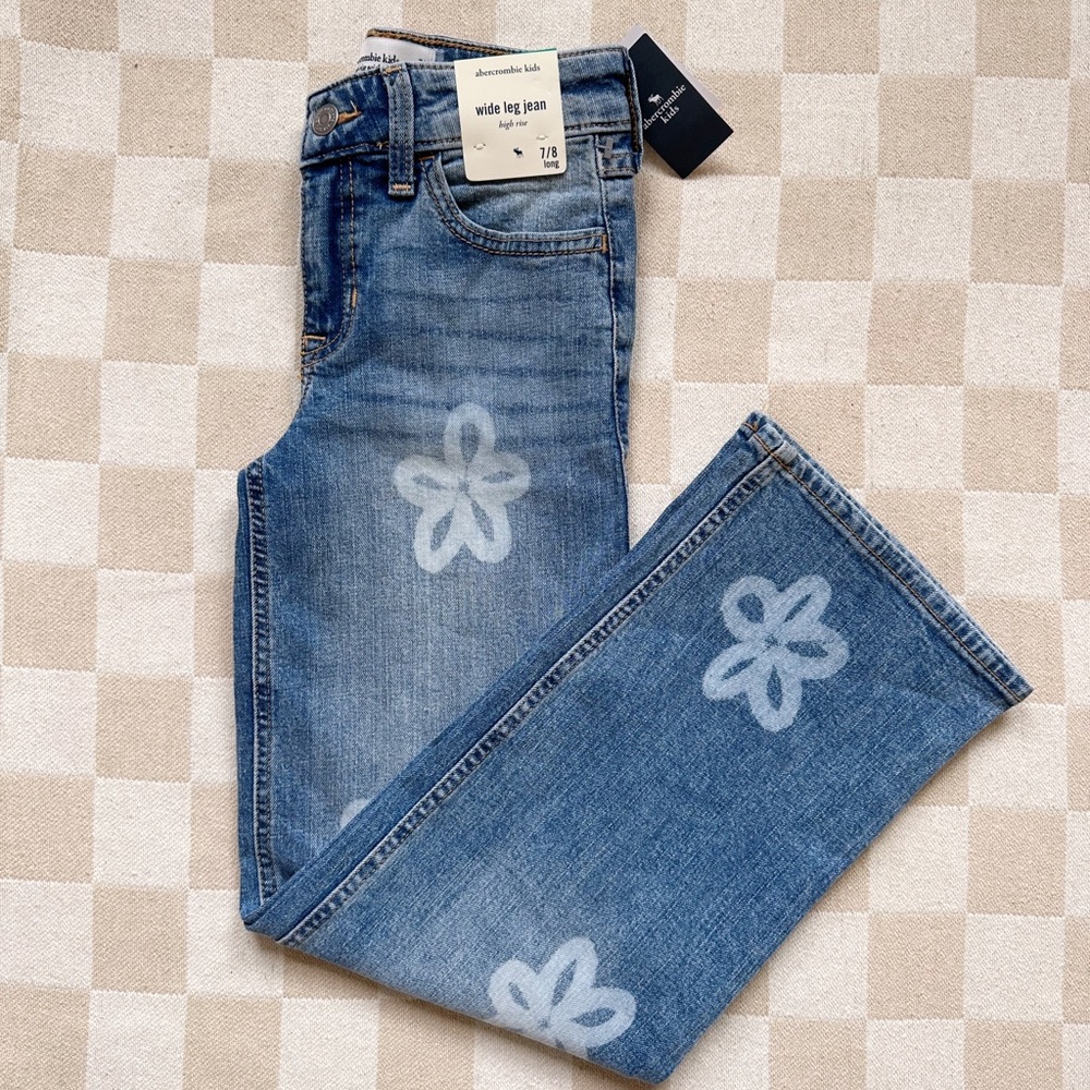 Size 7/8 Long Abercrombie Kids Blue Wide Leg Jeans with Flower Print